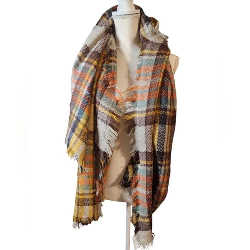 Plaid‎ neutral blanket scarf